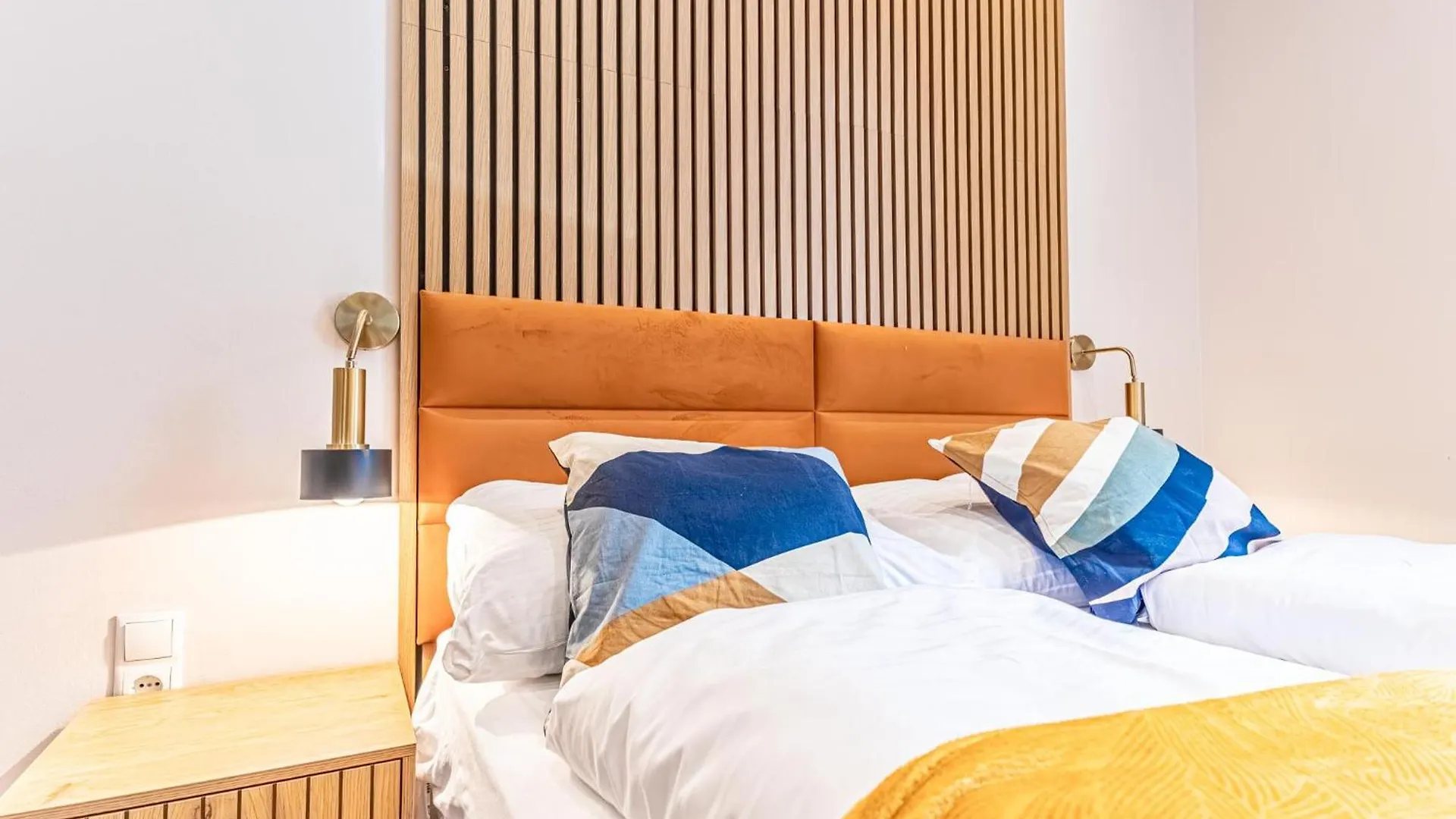 Wiener Stadthalle Boutique Rooms - Ideal For Couples