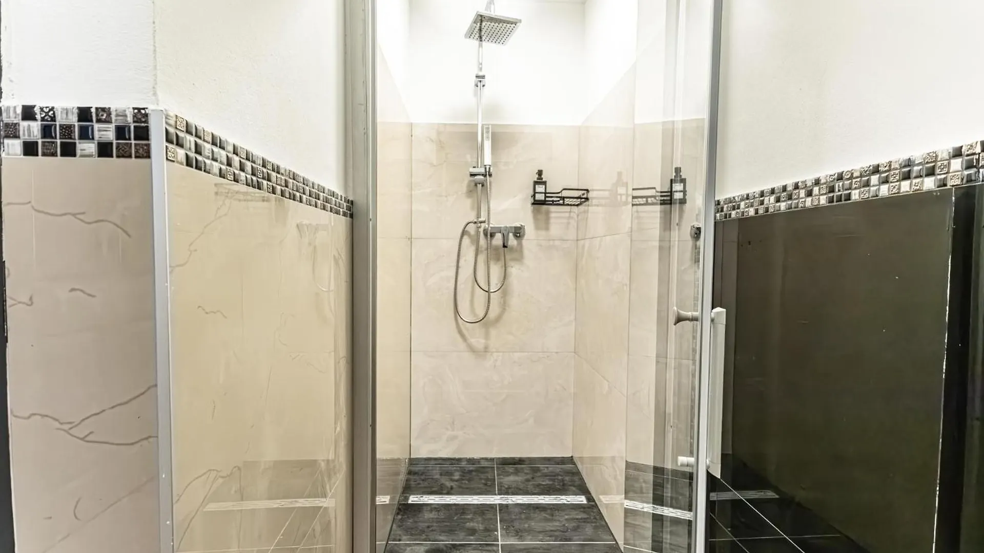 Apartment Wiener Stadthalle Boutique Rooms - Ideal For Couples