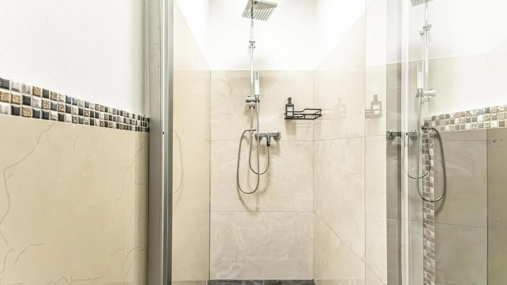 Apartment Wiener Stadthalle Boutique Rooms - Ideal For Couples