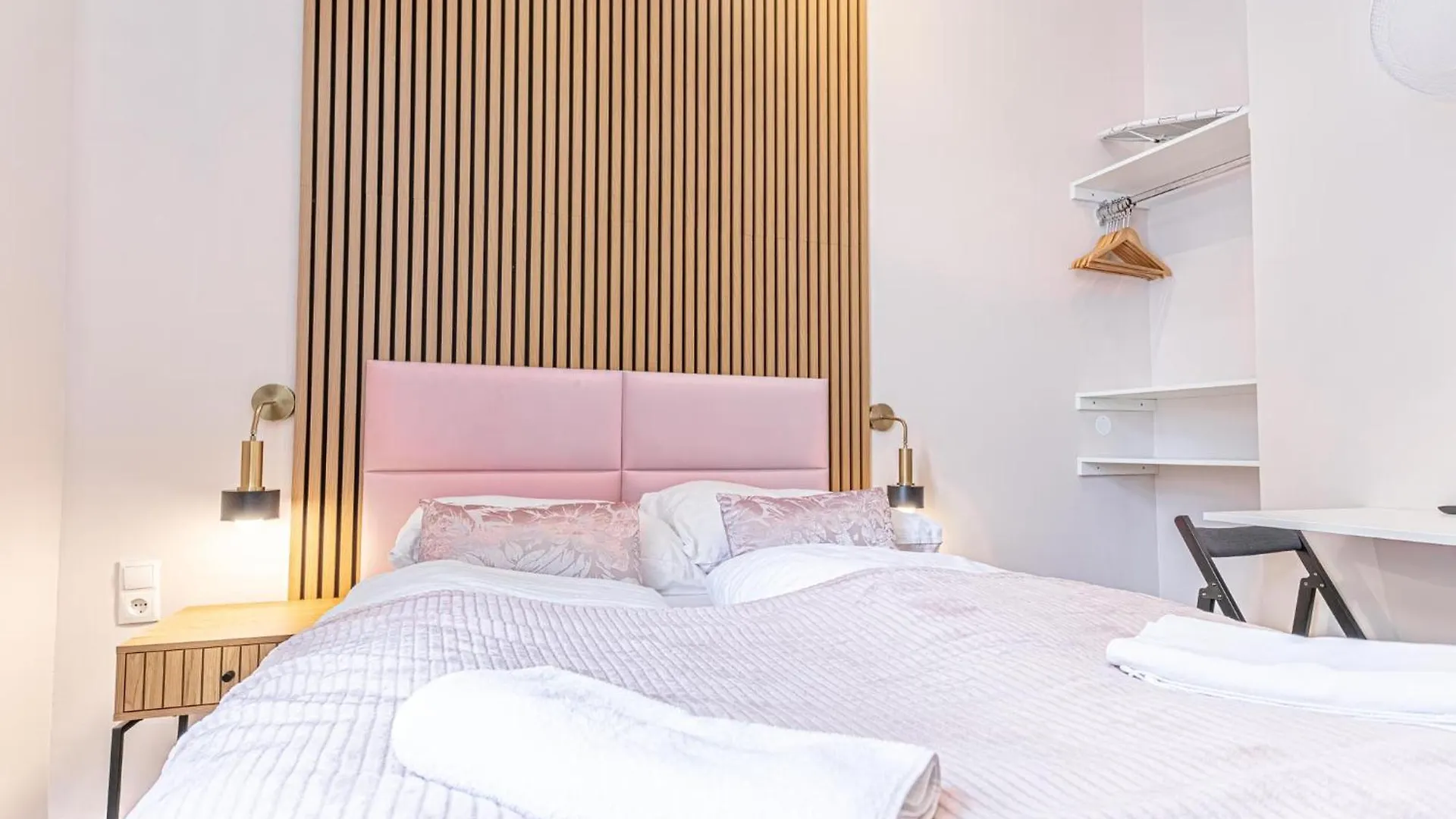 Wiener Stadthalle Boutique Rooms - Ideal For Couples 0*, Vienna