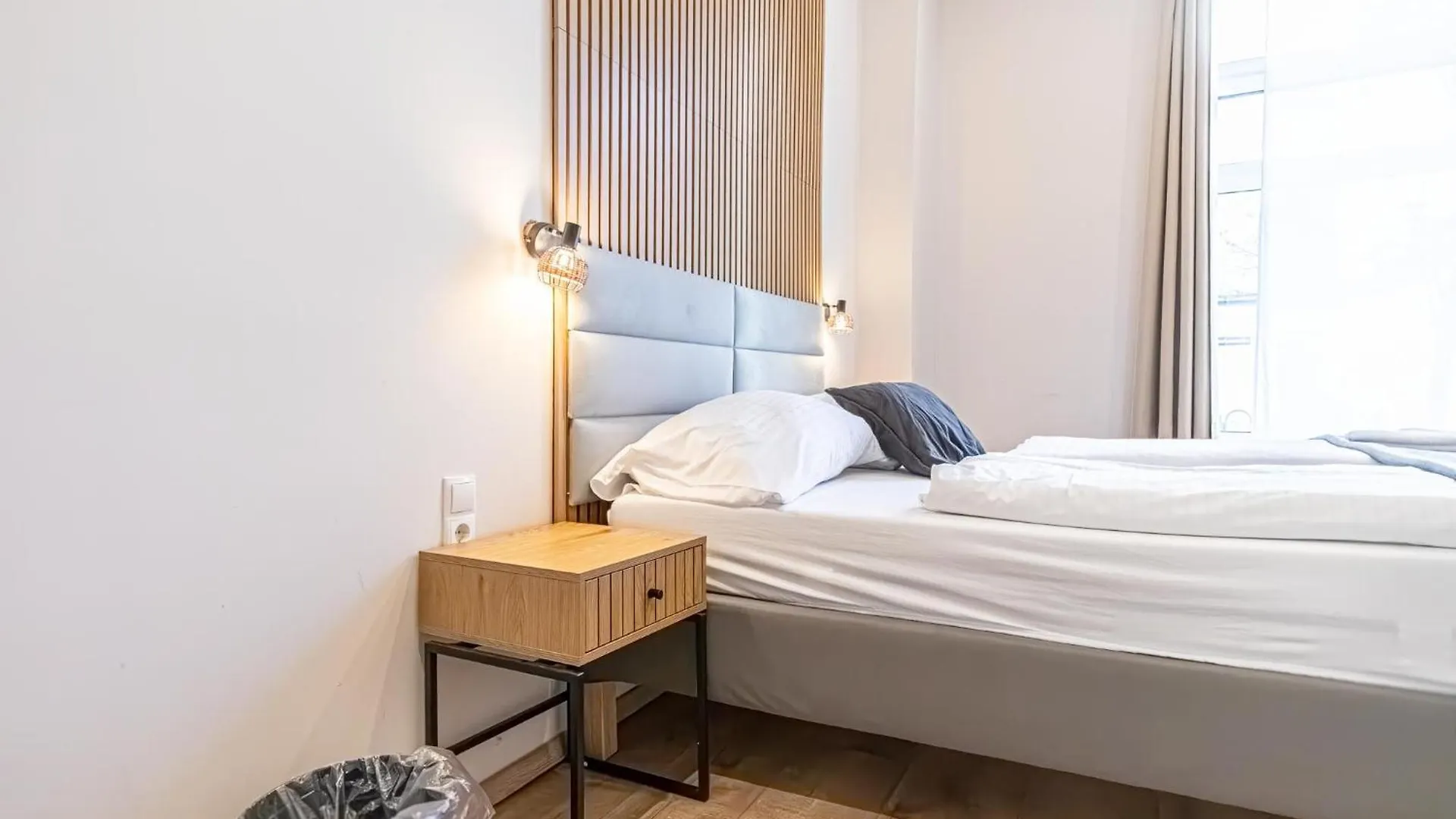 Wiener Stadthalle Boutique Rooms - Ideal For Couples